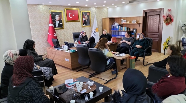 Manisa siyaset akademisi kadın programı başlıyor