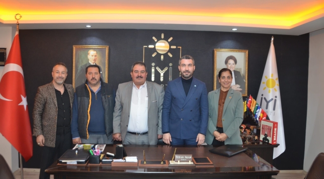 Muhtarlardan İYİ partili Akan'a ziyaret