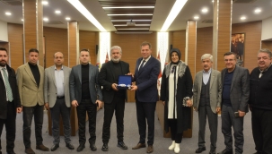 Özkasap, borsa çalışmaları hakkında başkan Hızlı'yı bilgilendirdi