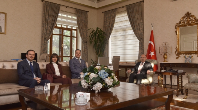 Sağlıkçılar vali Karadeniz'i ziyaret etti