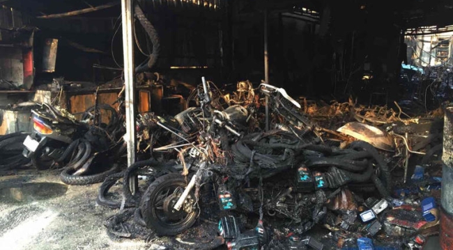 Turgutlu'da motosiklet tamir dükkanı yandı