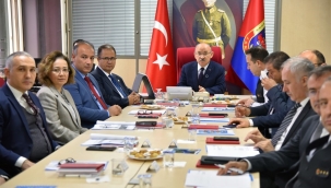 vali Karadeniz"Güvenli Trafik, Güvenli Tarım" sempozyumuna katıldı.