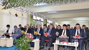 Vali Karadeniz, tutuklularla birlikte okuma etkinliğine katıldı