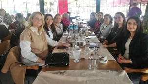 Yardımsever kadınlar Atatürk eğitim bursu yemeğinde buluştu