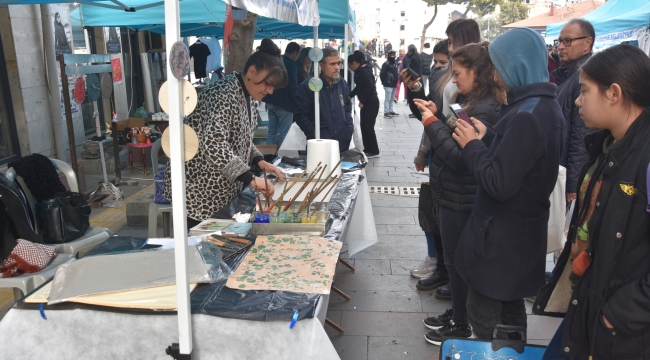 Yılbaşı pazarına yoğun ilgi