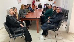 AKP kadın yöneticiler Saruhanlı' da yönetim mülakatında