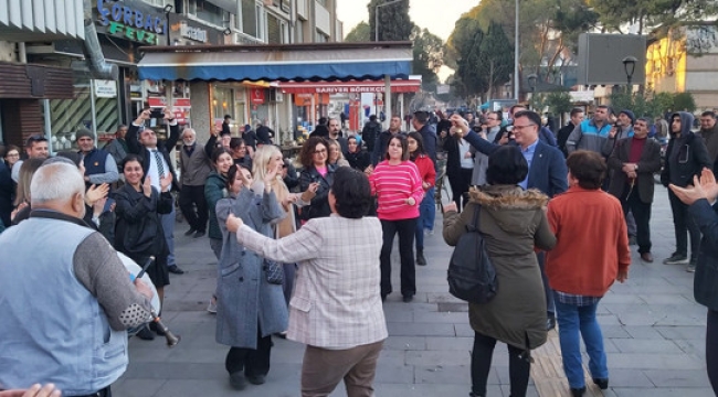 Başkan Öküzcüoğlu işçilerin sevincine ortak oldu