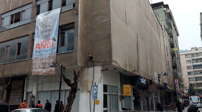 Eski köşk sinema binası satıldı, yıkılıyor