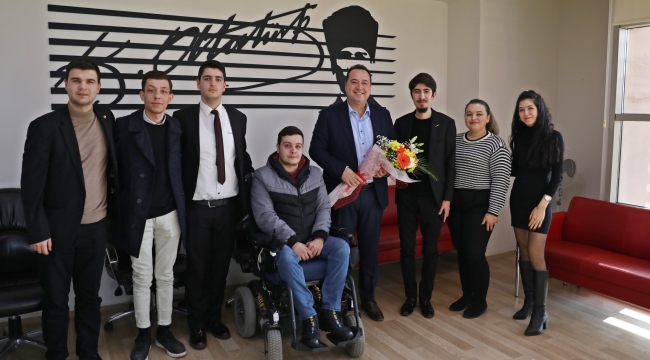 Kent konseyi gençlik başkanı Çam,başkan Dutlulu'yu ziyaret etti