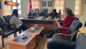 Kula'da AKP kadın kolları yönetimi mülakat yaptı