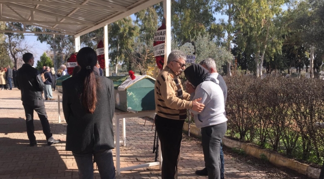Önce annemi, ardından ablamı yitirdim