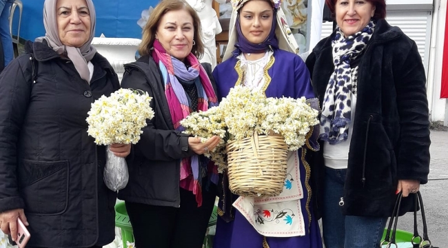 Salihli CHP kadın kolları nergis festivaline katıldı