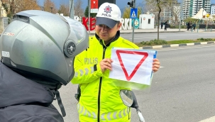 Sürücülere ışıksız trafik işaret tanıtımı