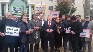 TOKİ'yi protesto eden GP'li Özdağ"vaat var ev yok"