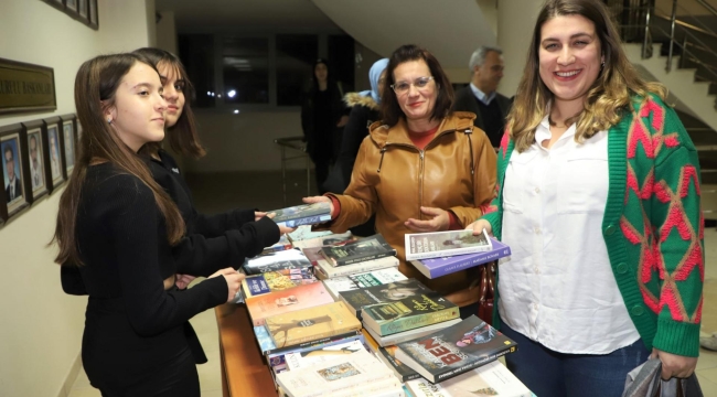 Turgutlu Belediyesinden okul kütüphanelerine kitap bağışı