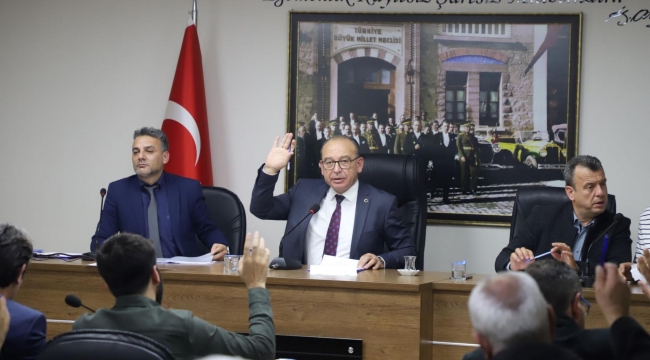 Turgutlu meclisinde sözleşmeli personel çalıştırma tartışması