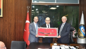 Üyeliğinin 50. yılında Çınar'a ödül