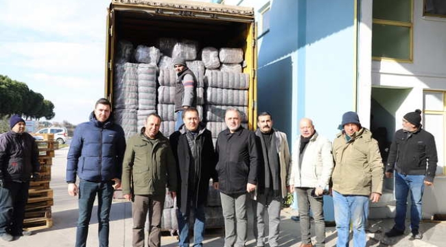 1600 battaniye Akhisar'dan yola çıktı