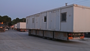 Akhisar belediyesi 'nin 14 yardım tırı yola çıktı