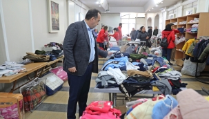 Akhisar'da belediye depremzedeler için market ve butik açtı