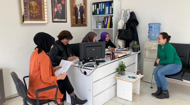 AKP'li kadın kolları yöneticileri mülakat için Akhisar'da