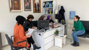 AKP'li kadın kolları yöneticileri mülakat için Akhisar'da