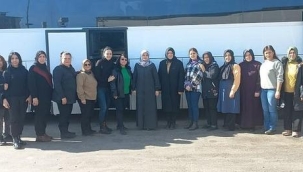 AKP Manisa il kadın kolları üyeleri deprem bölgesinde