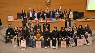 Başkan Dutlulu 4 ülke öğrencilerine Akhisar tanıtımı yaptı