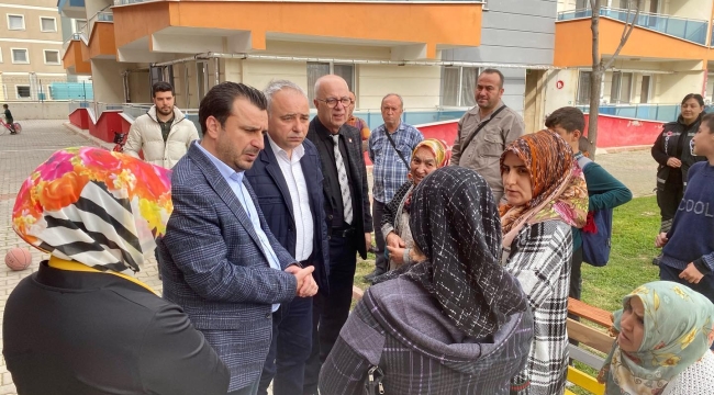 CHP milletvekilleri depremzedeleri ziyaret etti