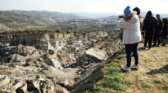 Deprem sonrası dehşete düşüren görüntü