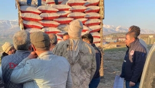 Depremde aç kalan hayvanlarda unutulmadı