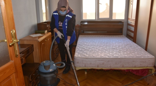 Depremzedeler için temizleniyor