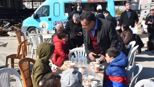 Depremzedeleri başkan Öküzcüoğlu karşıladı