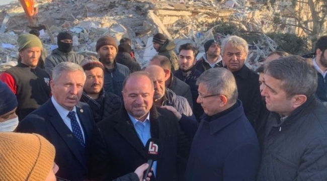 GP'li Özdağ, "binaların yıkılmasının başlıca sebebi ahlak, bilgi ve bilim sorunu"