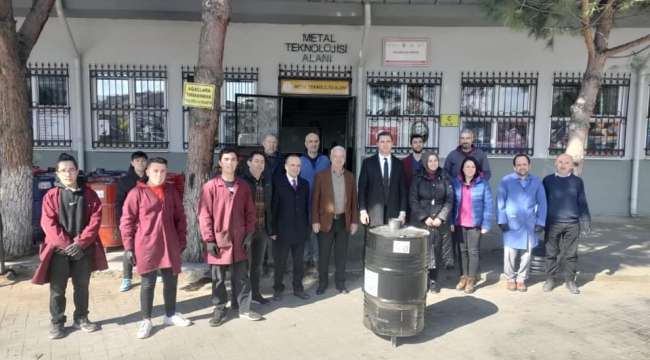 Öğrenciler ürettikleri sobaları depremzedelere gönderdi