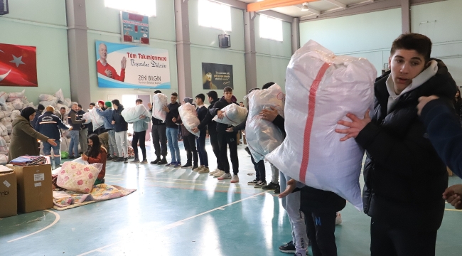Saruhanlı 'da yardım kuyruğu
