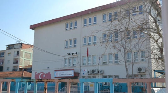 Turgutlu'da üç okul boşaltılıyor