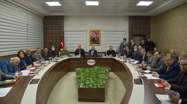 Vali Karadeniz başkanlığında yardım toplantısı