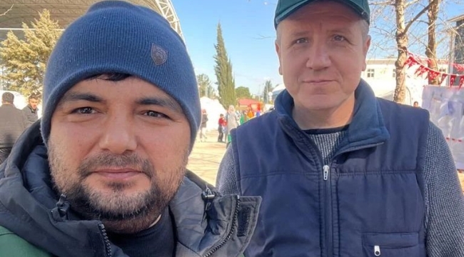 Yeşilay üyeleri de deprem bölgesinde vatandaşların yardımına koştu
