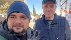 Yeşilay üyeleri de deprem bölgesinde vatandaşların yardımına koştu