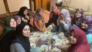 AKP kadın kolu yöneticileri ailelerle iftar yaptı