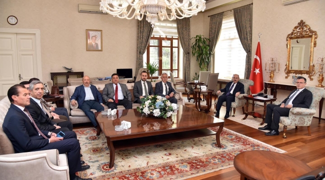 Alaşehir TSO yönetimi vali Karadeniz'i ziyaret etti