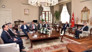 Alaşehir TSO yönetimi vali Karadeniz'i ziyaret etti