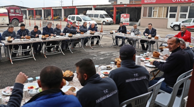 Başkan Dutlulu ,işçilerle kahvaltıda buluştu