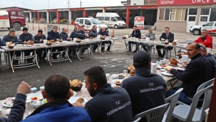 Başkan Dutlulu ,işçilerle kahvaltıda buluştu