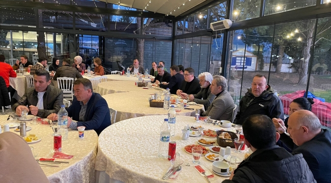Başkan Hızlı Akhisar'da partililerle iftar yaptı