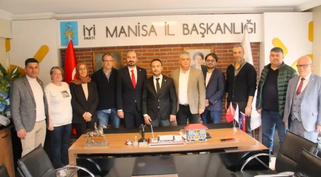 Başkan İksir'i CHP'liler ziyaret etti.