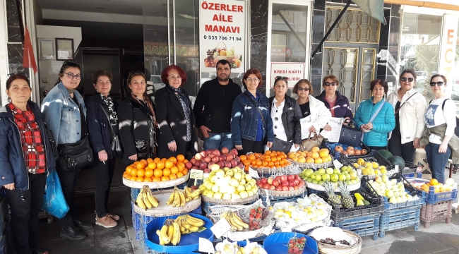 CHP'li kadınlar saha çalışmasında esnafları ziyaret etti