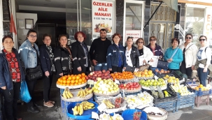 CHP'li kadınlar saha çalışmasında esnafları ziyaret etti