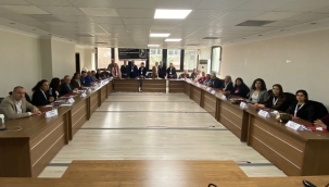 CHP Manisa'da üyelerini eğitim geçiriyor